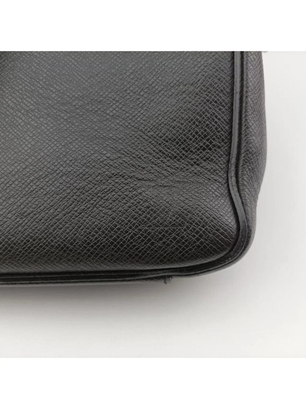 Louis Vuitton Porte Documents Business MM Black Taiga